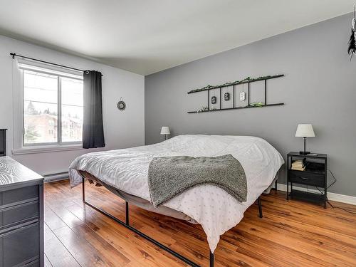 Chambre Ã  coucher principale - 232 Rue Desjardins, Sainte-Agathe-Des-Monts, QC - Indoor Photo Showing Bedroom