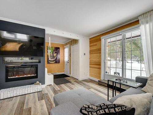 Salon - 232 Rue Desjardins, Sainte-Agathe-Des-Monts, QC - Indoor Photo Showing Living Room