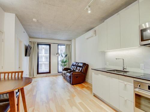 Vue d'ensemble - 532-2180 Rue Ste-Catherine E., Montréal (Ville-Marie), QC - Indoor Photo Showing Kitchen