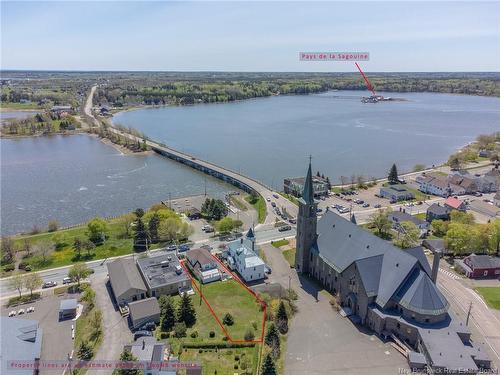 17 Irving Blvd, Bouctouche, NB 