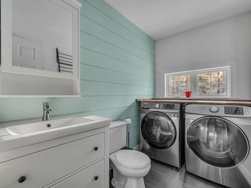 Powder room - 4 Ch. Du Boisé, Lac-Beauport, QC - Indoor Photo Showing Laundry Room