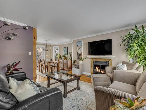 Living room - 4 Ch. Du Boisé, Lac-Beauport, QC - Indoor Photo Showing Living Room With Fireplace