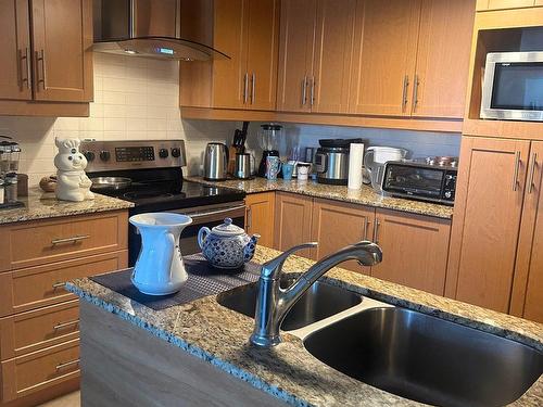 Cuisine - 5282 Rue Du Sureau, Montréal (Pierrefonds-Roxboro), QC - Indoor Photo Showing Kitchen With Double Sink