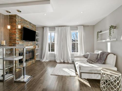 Master bedroom - 245 Rue Ludger-Duvernay, Varennes, QC - Indoor Photo Showing Living Room