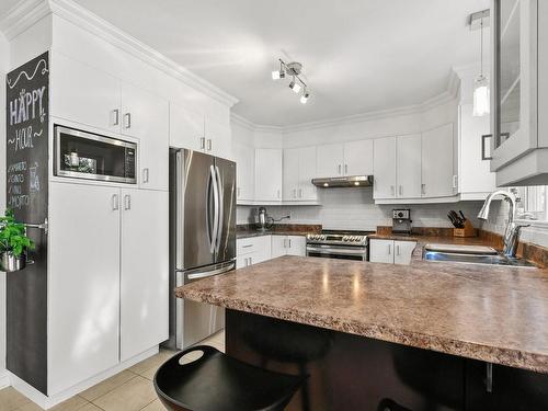 Kitchen - 245 Rue Ludger-Duvernay, Varennes, QC - Indoor Photo Showing Kitchen With Double Sink