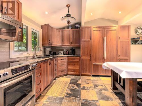 127 Sugarbush Crescent, Galway-Cavendish And Harvey, ON - Indoor Photo Showing Kitchen