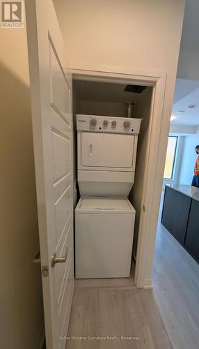 215 - 1415 Dundas Street E, Oakville, ON - Indoor Photo Showing Laundry Room