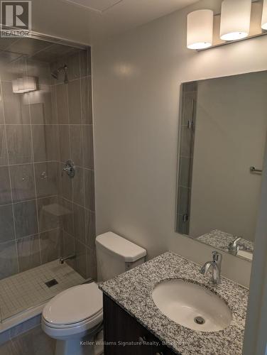 215 - 1415 Dundas Street E, Oakville, ON - Indoor Photo Showing Bathroom