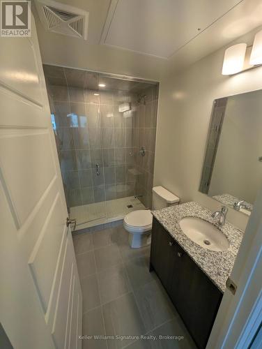 215 - 1415 Dundas Street E, Oakville, ON - Indoor Photo Showing Bathroom