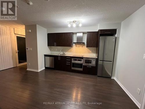 101 - 352 Front Street W, Toronto, ON - Indoor Photo Showing Kitchen