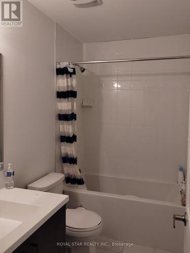 784 Heathrow Path, Oshawa, ON - Indoor Photo Showing Bathroom