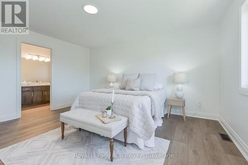 518 Newfoundland Street, Wellington North (Mount Forest), ON - Indoor Photo Showing Bedroom