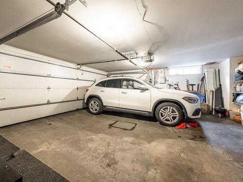 Garage - 4541Z Av. Félix-Leclerc, Montréal (Saint-Laurent), QC - Indoor Photo Showing Garage