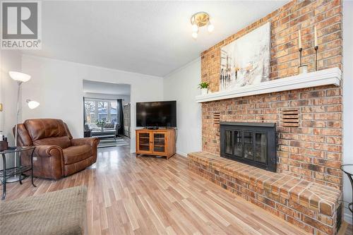 158 Finch Drive, Sarnia, ON - Indoor Photo Showing Living Room With Fireplace