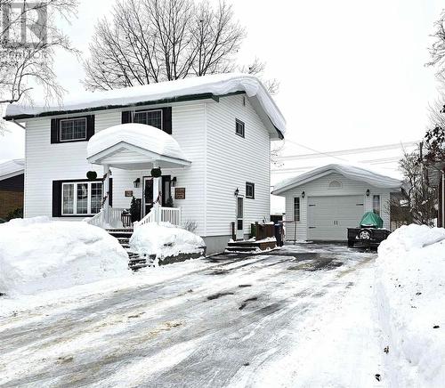 241 Carlbert St, Sault Ste. Marie, ON - Outdoor