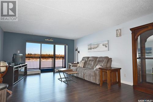 2C 516 River Street E, Prince Albert, SK - Indoor Photo Showing Living Room