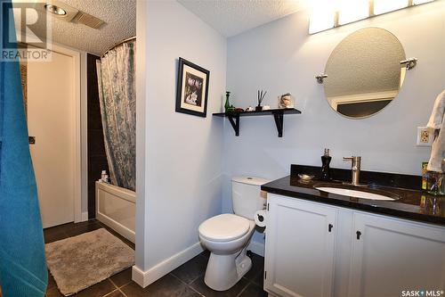 2C 516 River Street E, Prince Albert, SK - Indoor Photo Showing Bathroom