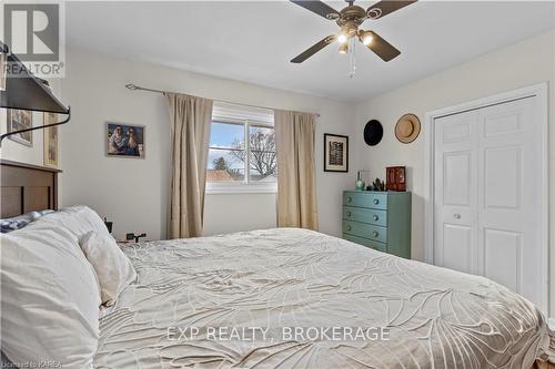 A & B - 185 Elm Street, Gananoque, ON - Indoor Photo Showing Bedroom