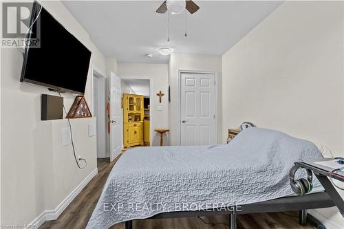 A & B - 185 Elm Street, Gananoque, ON - Indoor Photo Showing Bedroom