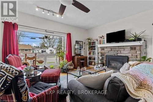 A & B - 185 Elm Street, Gananoque, ON - Indoor Photo Showing Living Room With Fireplace