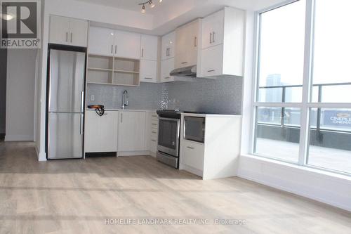 502 - 128 Fairview Mall Drive, Toronto, ON - Indoor Photo Showing Kitchen