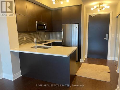 214 - 399 Spring Garden Avenue, Toronto, ON - Indoor Photo Showing Kitchen With Double Sink With Upgraded Kitchen