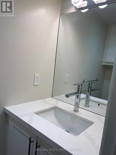 214 - 399 Spring Garden Avenue, Toronto, ON - Indoor Photo Showing Bathroom