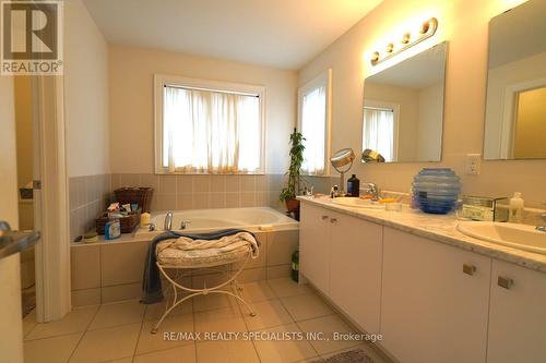 955 Wrenwood Drive, Oshawa, ON - Indoor Photo Showing Bathroom