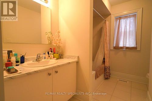 955 Wrenwood Drive, Oshawa, ON - Indoor Photo Showing Bathroom