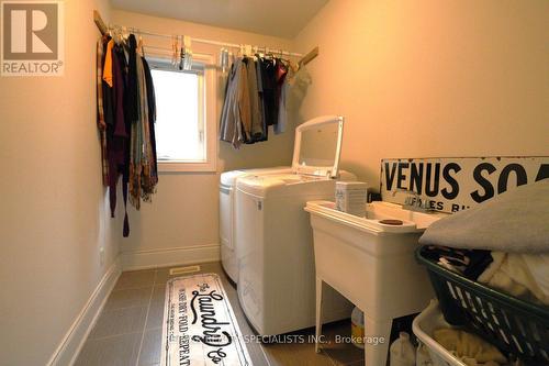 955 Wrenwood Drive, Oshawa, ON - Indoor Photo Showing Laundry Room