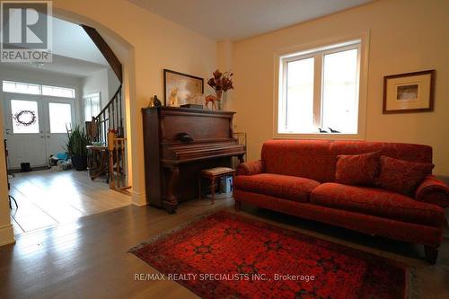 955 Wrenwood Drive, Oshawa, ON - Indoor Photo Showing Living Room