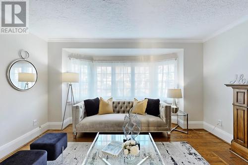 7 Mattice Road, Toronto, ON - Indoor Photo Showing Living Room