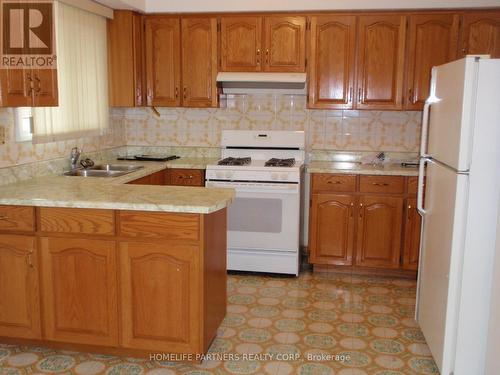 303 Pellatt Avenue, Toronto, ON - Indoor Photo Showing Kitchen With Double Sink