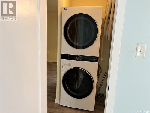 1307 11Th Street W, Saskatoon, SK - Indoor Photo Showing Laundry Room