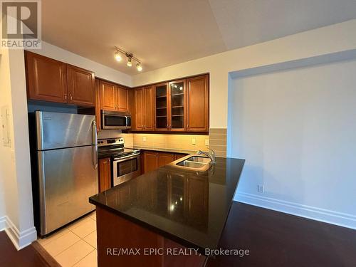 401 - 151 Upper Duke Crescent, Markham, ON - Indoor Photo Showing Kitchen With Double Sink