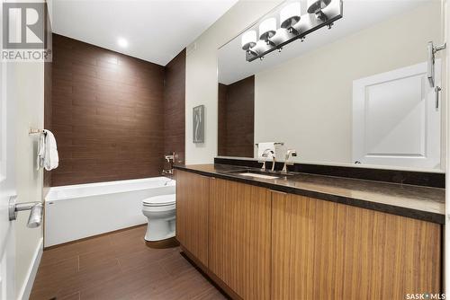 6106 Wascana Court, Regina, SK - Indoor Photo Showing Bathroom