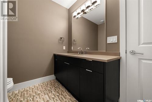 6106 Wascana Court, Regina, SK - Indoor Photo Showing Bathroom