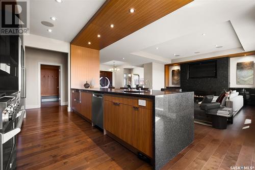 6106 Wascana Court, Regina, SK - Indoor Photo Showing Kitchen