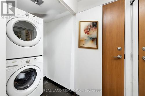 1208 - 20 Shore Breeze Drive, Toronto, ON - Indoor Photo Showing Laundry Room