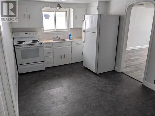 24 Morrison Avenue, Sudbury, ON - Indoor Photo Showing Kitchen