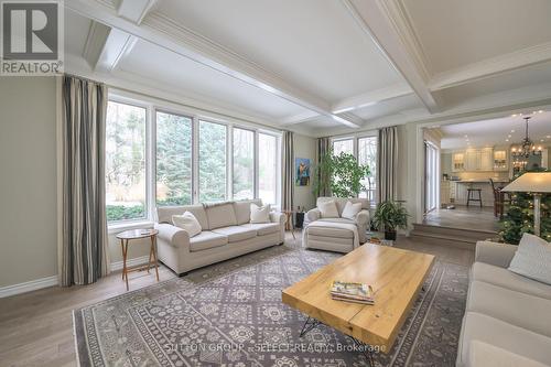 27 Heathdale Court, London, ON - Indoor Photo Showing Living Room