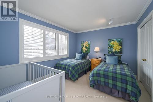 27 Heathdale Court, London, ON - Indoor Photo Showing Bedroom