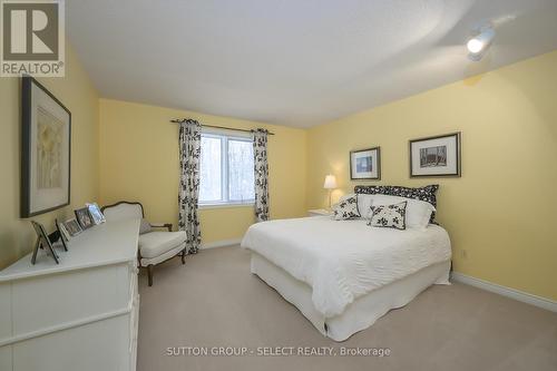 27 Heathdale Court, London, ON - Indoor Photo Showing Bedroom