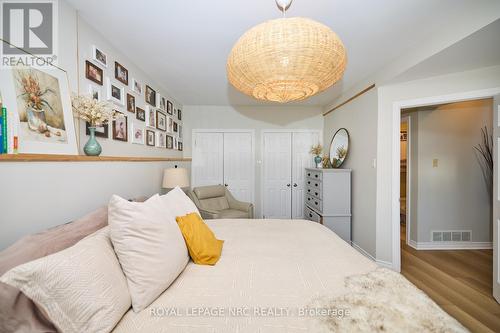 247 Humboldt Parkway, Port Colborne (875 - Killaly East), ON - Indoor Photo Showing Bedroom