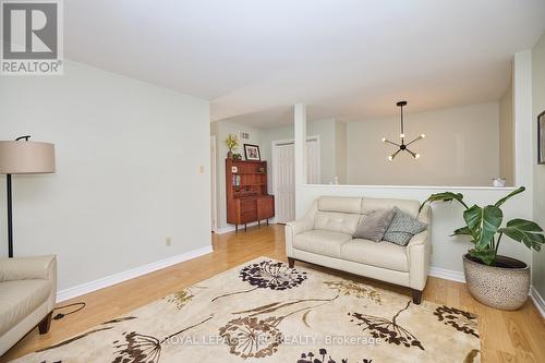 247 Humboldt Parkway, Port Colborne (875 - Killaly East), ON - Indoor Photo Showing Living Room