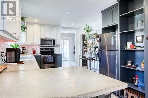 1624 Hickory, Windsor, ON - Indoor Photo Showing Kitchen