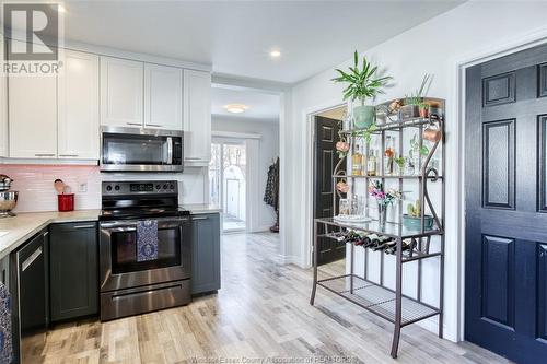 1624 Hickory, Windsor, ON - Indoor Photo Showing Kitchen