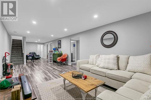 3575 Hallee Crescent, Windsor, ON - Indoor Photo Showing Living Room