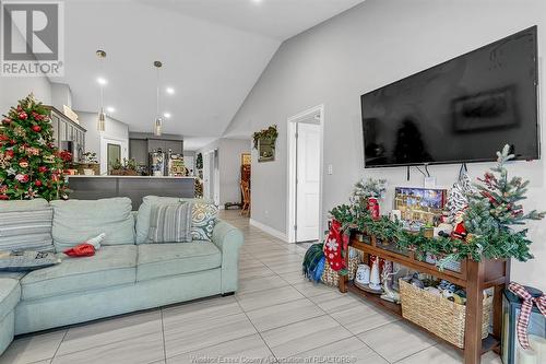 3575 Hallee Crescent, Windsor, ON - Indoor Photo Showing Living Room