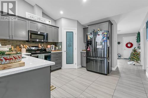 3575 Hallee Crescent, Windsor, ON - Indoor Photo Showing Kitchen With Upgraded Kitchen